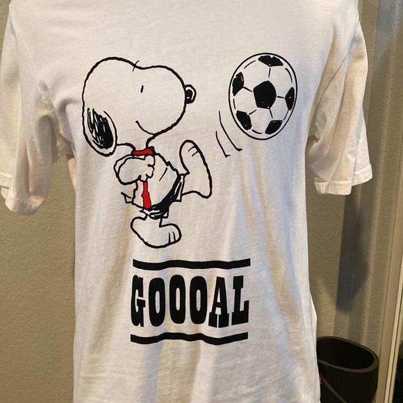 Snoopy Levi’s unisex oversized t-shirt size small - Picture 2 of 6